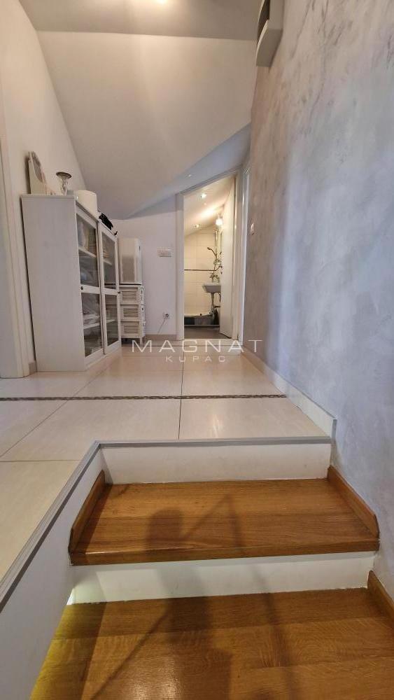 Stan na prodaju u Beogradu, Gornji grad, troiposoban, 85m2, cena 284000 evra