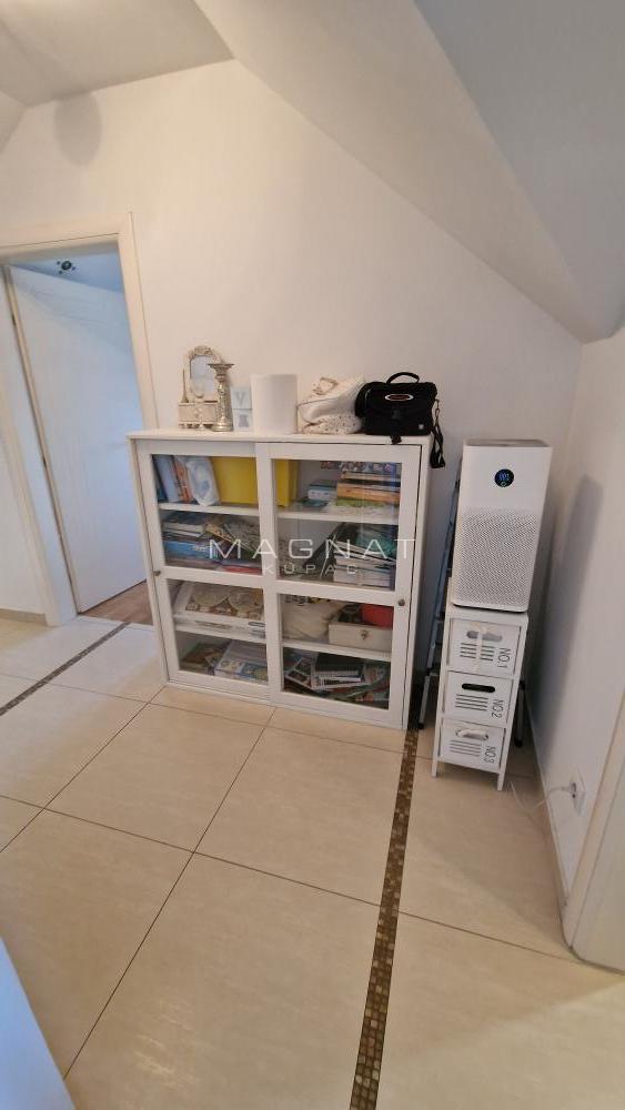 Stan na prodaju u Beogradu, Gornji grad, troiposoban, 85m2, cena 284000 evra