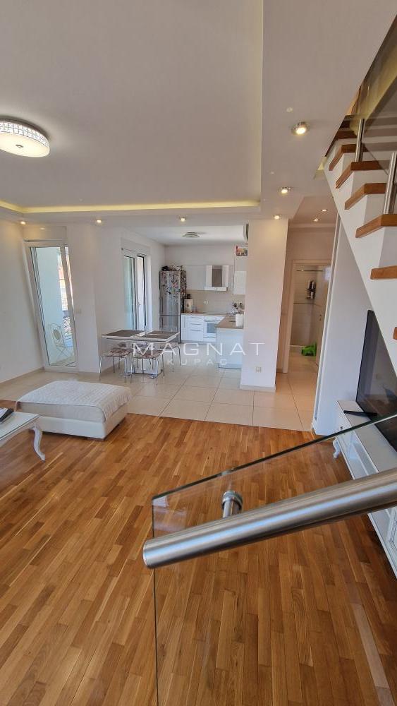 Stan na prodaju u Beogradu, Gornji grad, troiposoban, 85m2, cena 284000 evra