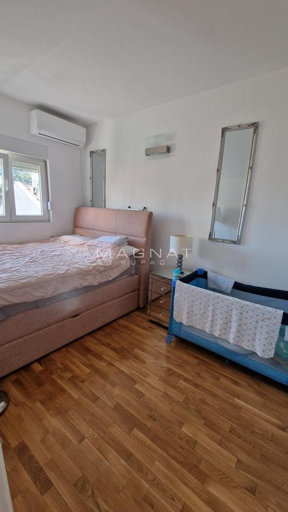 Stan na prodaju u Beogradu, Gornji grad, troiposoban, 85m2, cena 284000 evra