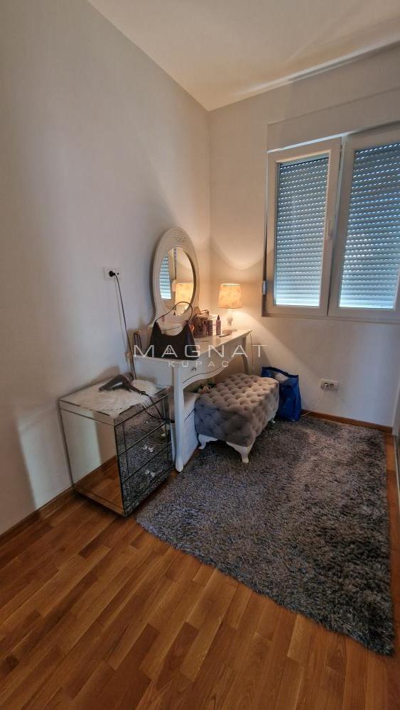 Stan na prodaju u Beogradu, Gornji grad, troiposoban, 85m2, cena 284000 evra