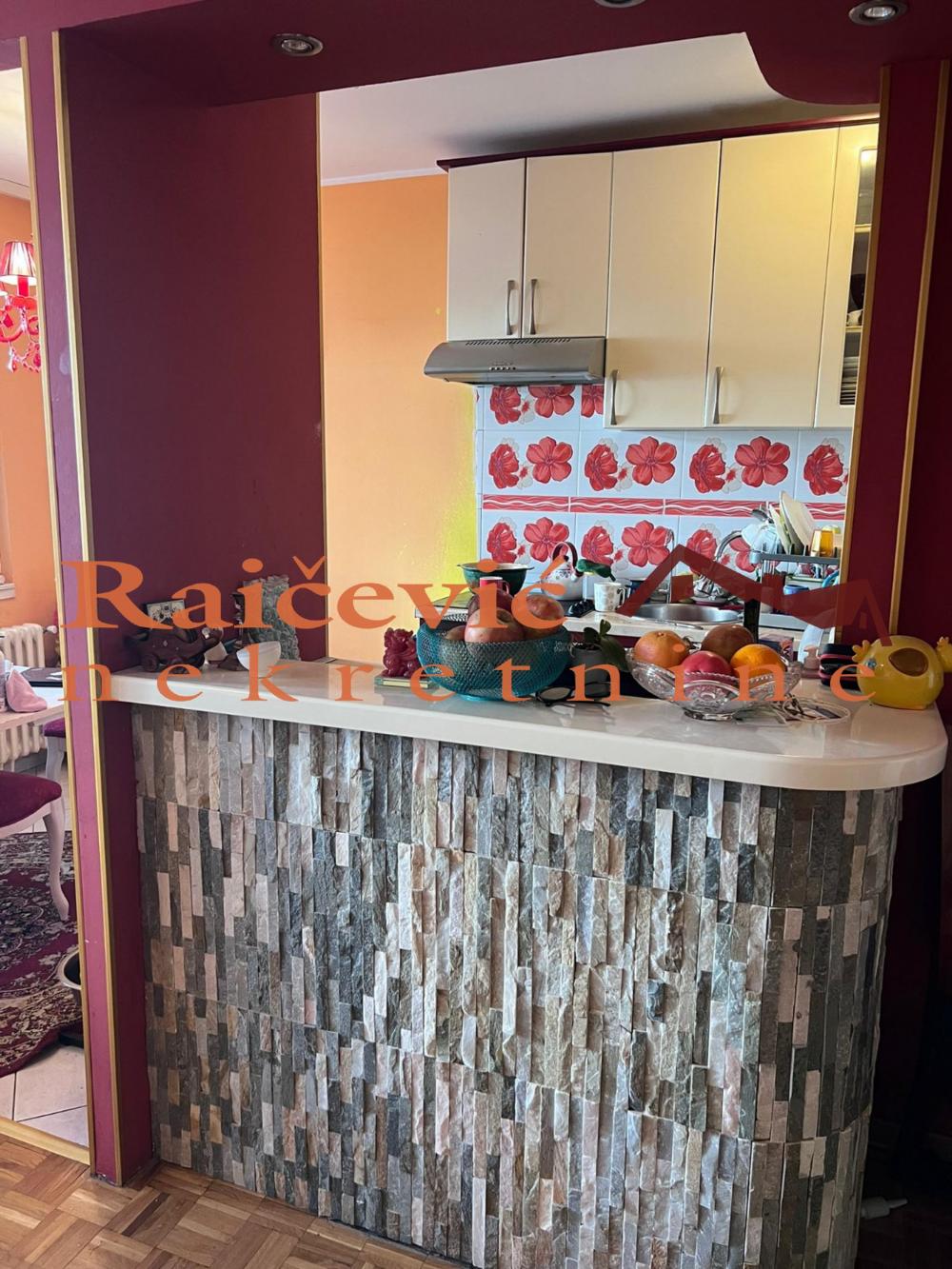 Stan na prodaju u Beogradu, Novi Beograd blok 71, trosoban, 78m2, cena 228000 evra