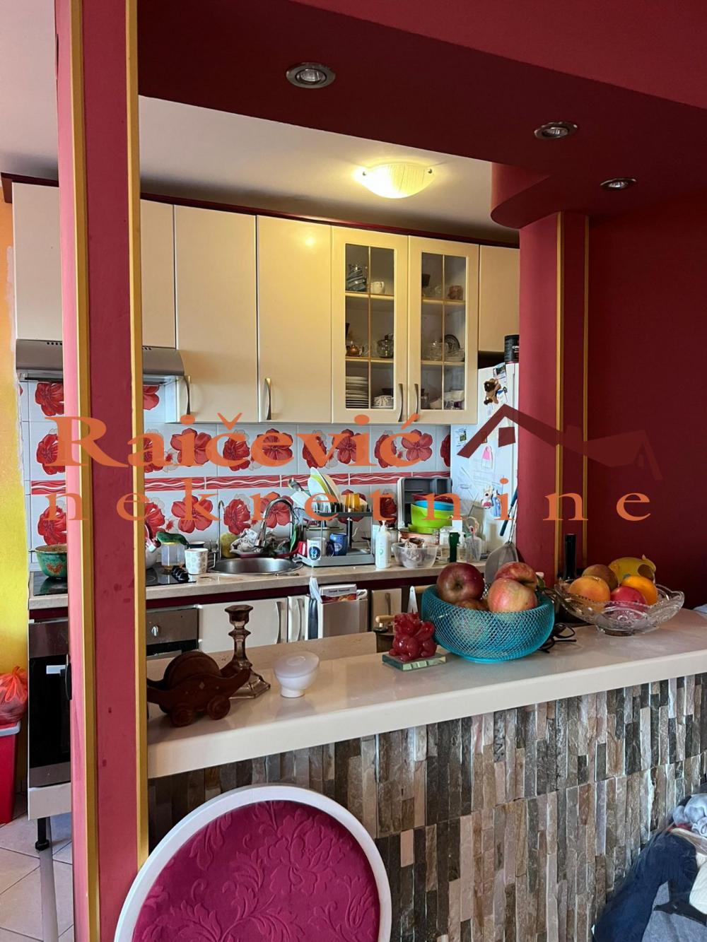 Stan na prodaju u Beogradu, Novi Beograd blok 71, trosoban, 78m2, cena 228000 evra