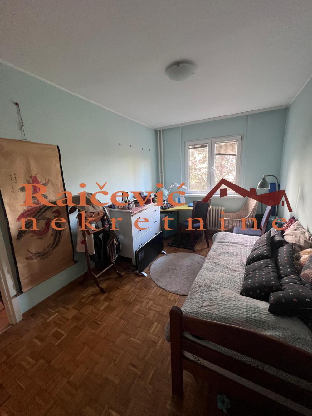 Stan na prodaju u Beogradu, Novi Beograd blok 71, trosoban, 78m2, cena 228000 evra