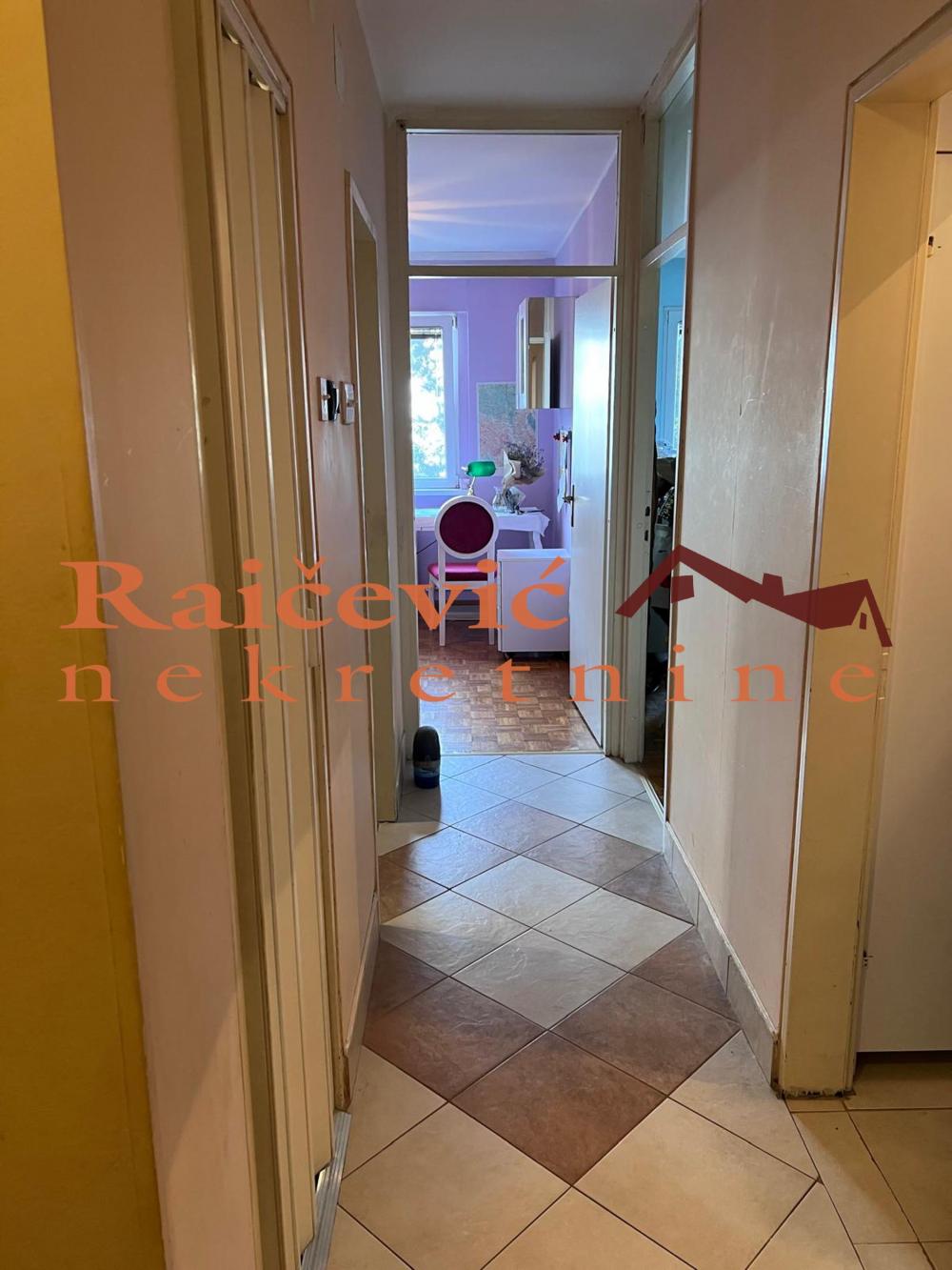 Stan na prodaju u Beogradu, Novi Beograd blok 71, trosoban, 78m2, cena 228000 evra