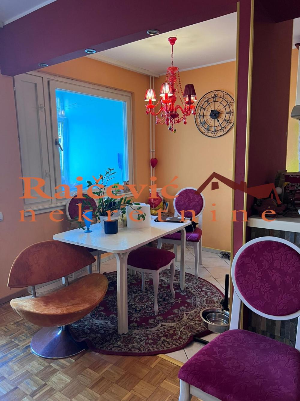 Stan na prodaju u Beogradu, Novi Beograd blok 71, trosoban, 78m2, cena 228000 evra