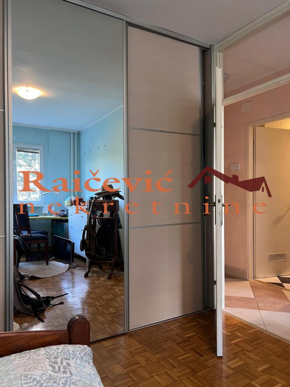 Stan na prodaju u Beogradu, Novi Beograd blok 71, trosoban, 78m2, cena 228000 evra