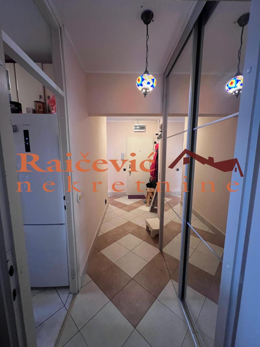 Stan na prodaju u Beogradu, Novi Beograd blok 71, trosoban, 78m2, cena 228000 evra