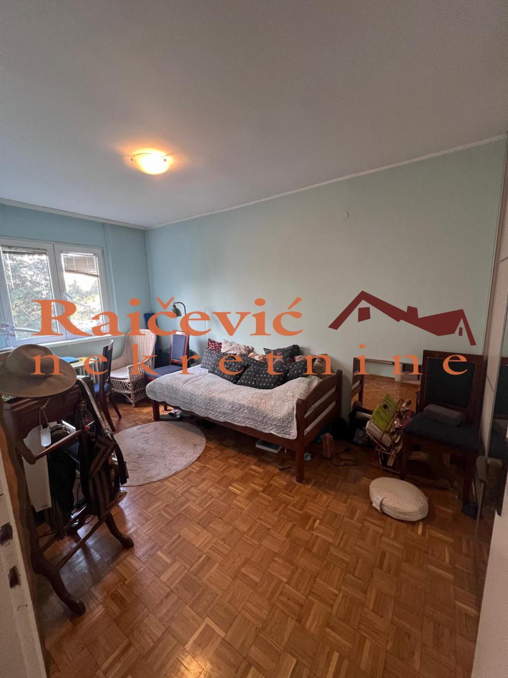 Stan na prodaju u Beogradu, Novi Beograd blok 71, trosoban, 78m2, cena 228000 evra