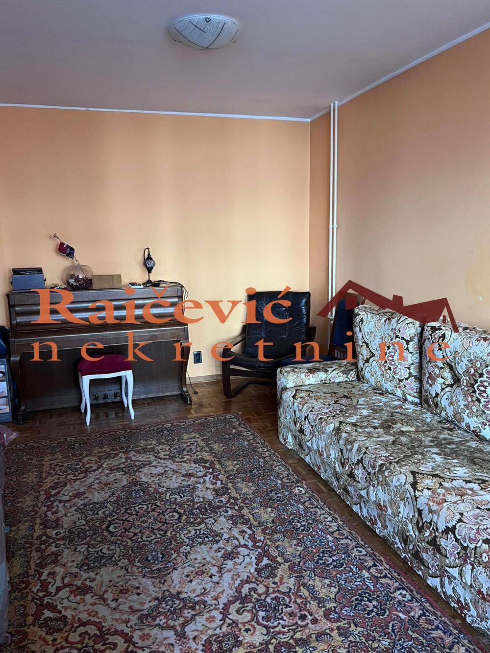 Stan na prodaju u Beogradu, Novi Beograd blok 71, trosoban, 78m2, cena 228000 evra