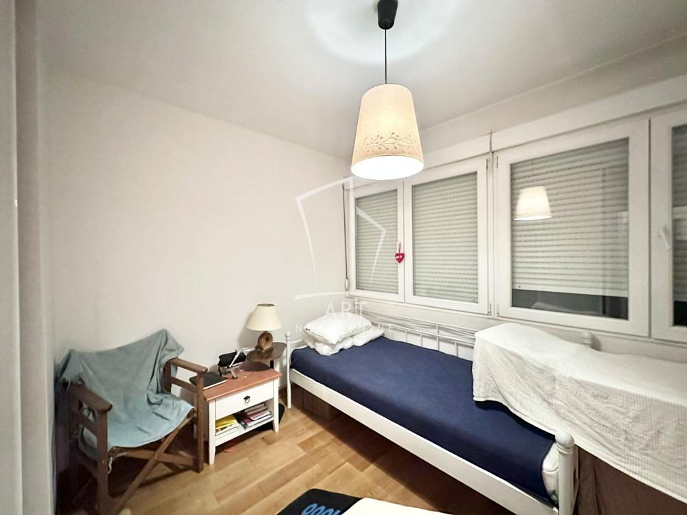 Stan na prodaju u Beogradu, Novi Beograd blok 11 (Hotel Jugoslavija), trosoban, 62m2, cena 299000 evra