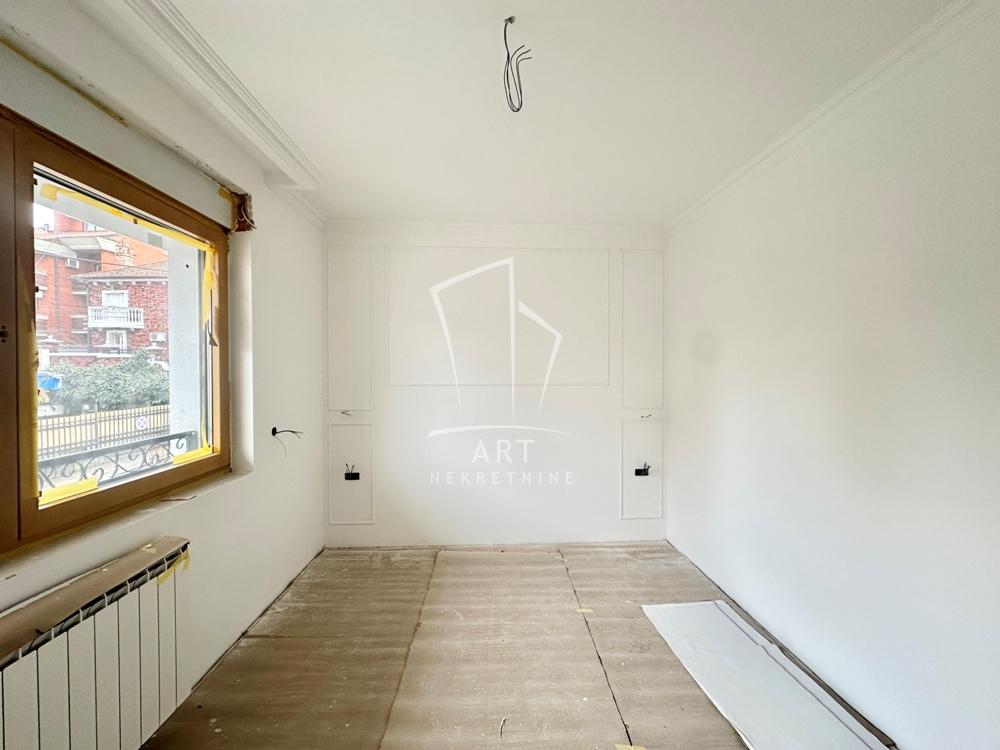 Stan na prodaju u Beogradu, Zvezdara, trosoban, 68m2, cena 390000 evra