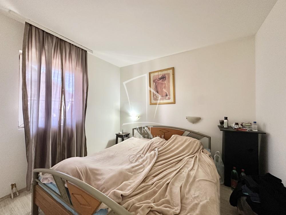 Stan na prodaju u Beogradu, Surčin, trosoban, 82m2, cena 170000 evra