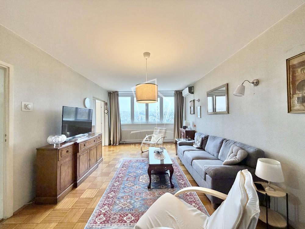 Stan na prodaju u Beogradu, Konjarnik, trosoban, 77m2, cena 265000 evra