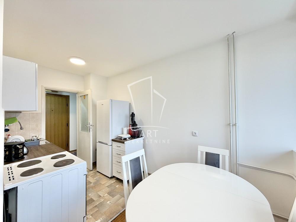 Stan na prodaju u Beogradu, Konjarnik, trosoban, 77m2, cena 265000 evra