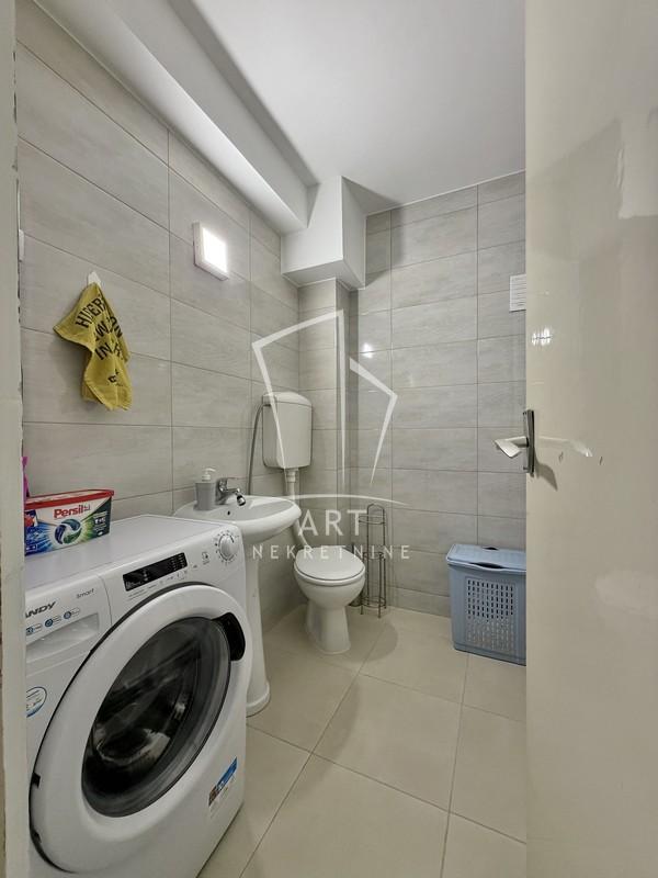 Stan na prodaju u Beogradu, Konjarnik, trosoban, 77m2, cena 265000 evra