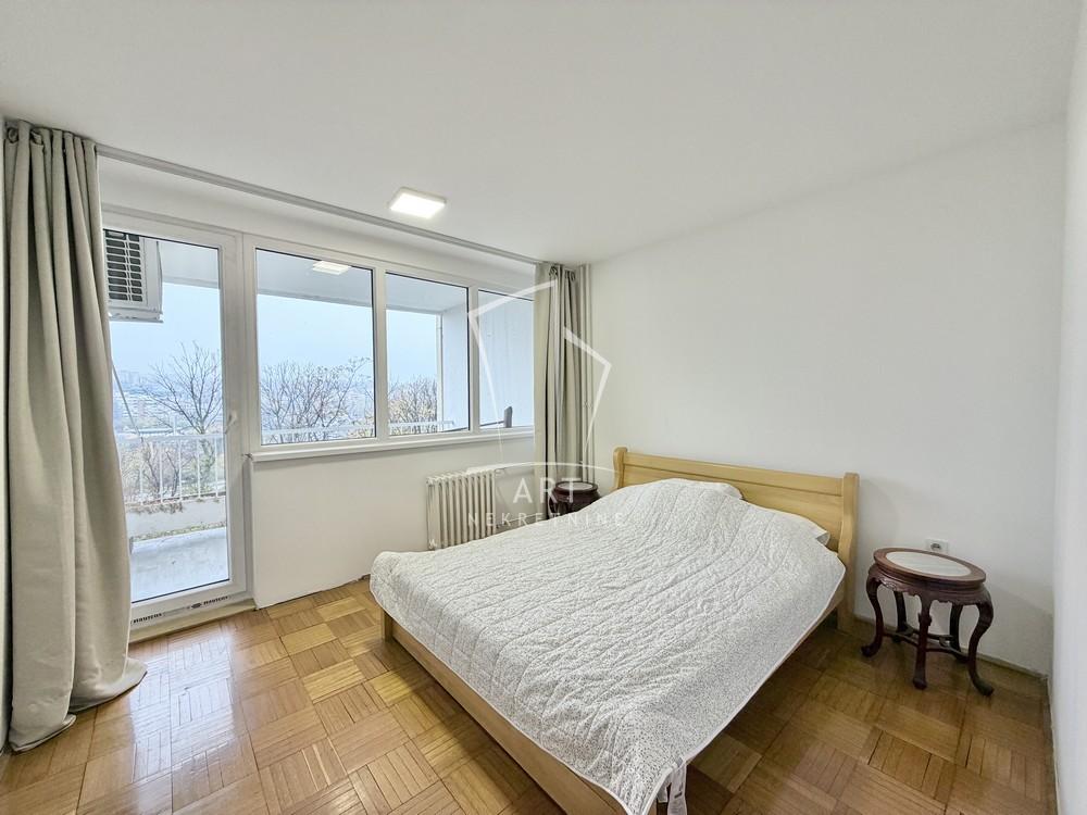 Stan na prodaju u Beogradu, Konjarnik, trosoban, 77m2, cena 265000 evra