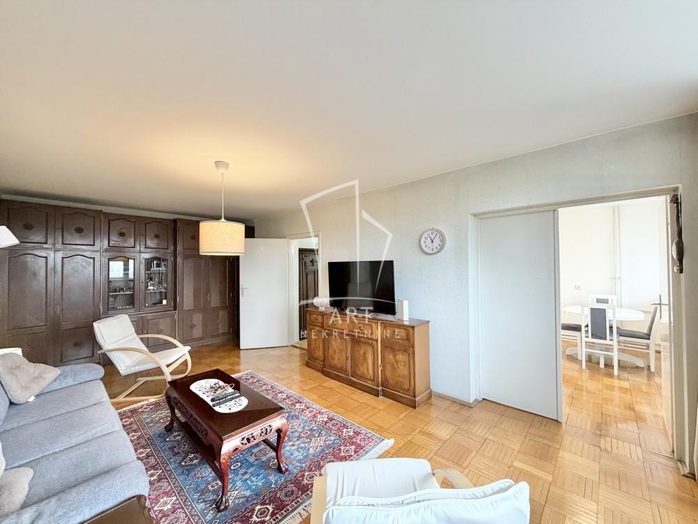 Stan na prodaju u Beogradu, Konjarnik, trosoban, 77m2, cena 265000 evra