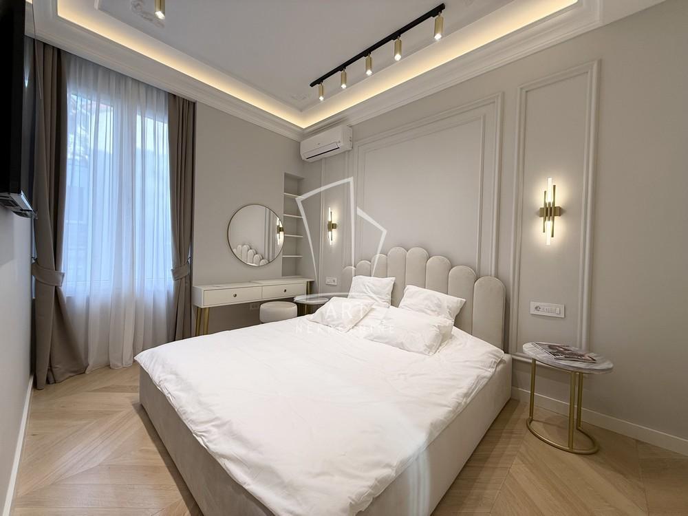 Stan na prodaju u Beogradu, Vračar, troiposoban, 100m2, cena 570000 evra