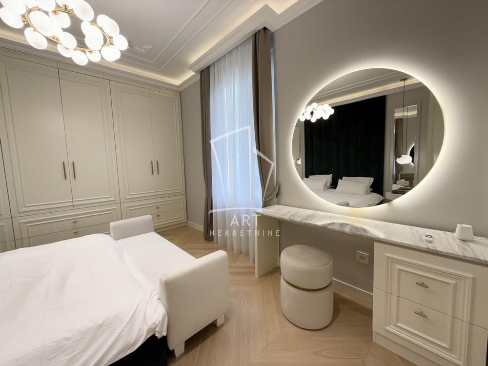 Stan na prodaju u Beogradu, Vračar, troiposoban, 100m2, cena 570000 evra