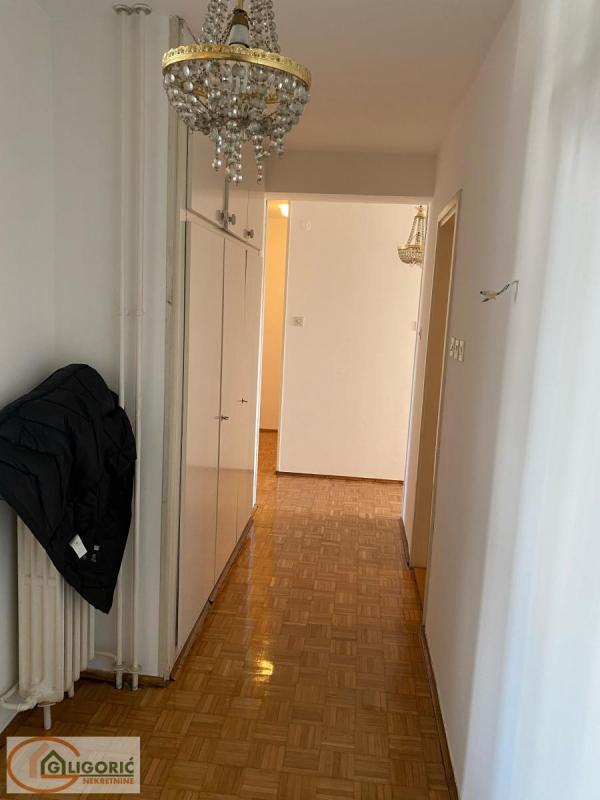 Stan na prodaju u Beogradu, Novi Beograd blok 31 (Merkator), trosoban, 83m2, cena 310000 evra