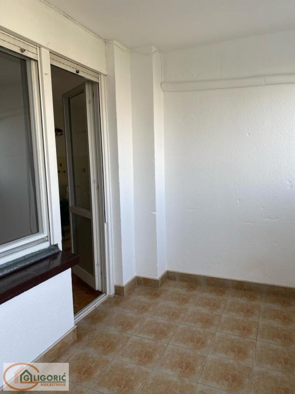 Stan na prodaju u Beogradu, Novi Beograd blok 31 (Merkator), trosoban, 83m2, cena 310000 evra