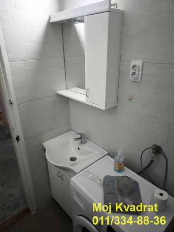 Stan na prodaju u Beogradu, Karaburma, dvosoban, 60m2, cena 160000 evra