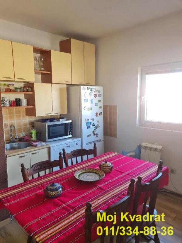 Stan na prodaju u Beogradu, Borča, cetvorosoban, 77m2, cena 136000 evra