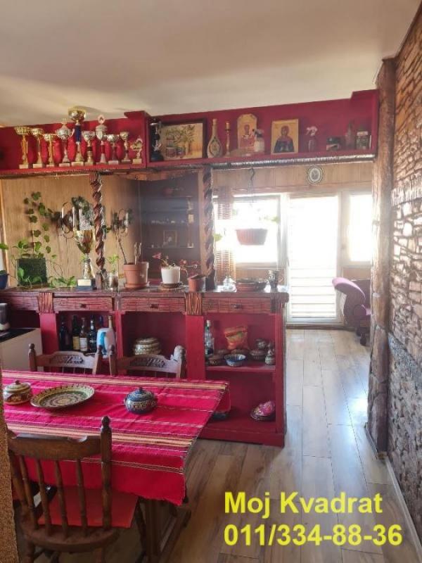 Stan na prodaju u Beogradu, Borča, cetvorosoban, 77m2, cena 136000 evra