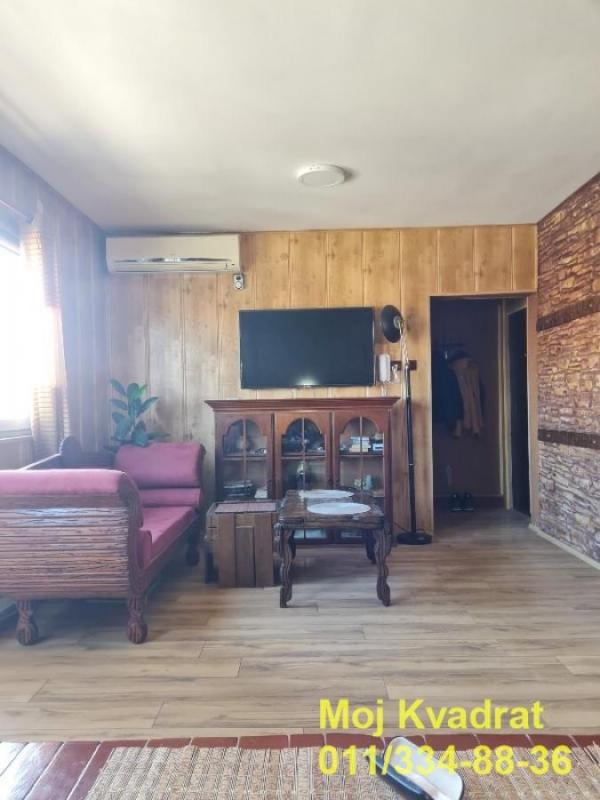 Stan na prodaju u Beogradu, Borča, cetvorosoban, 77m2, cena 136000 evra