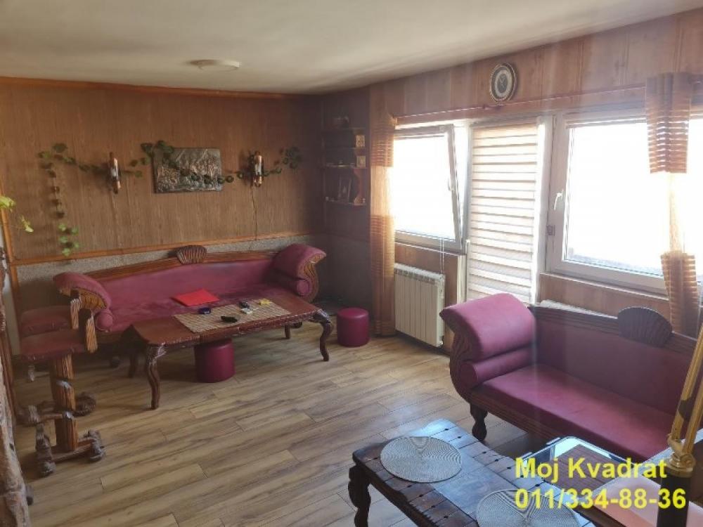 Stan na prodaju u Beogradu, Borča, cetvorosoban, 77m2, cena 136000 evra