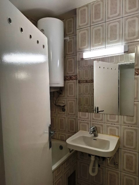 Stan na prodaju u Beogradu, Novi Beograd blok 63, dvoiposoban, 59m2, cena 187500 evra