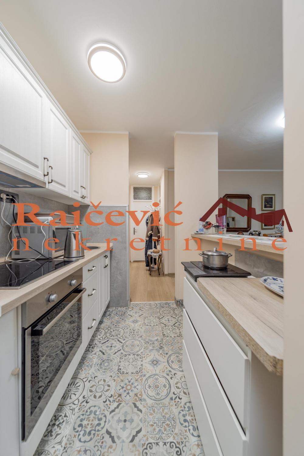 Stan na prodaju u Beogradu, Cerak vinogradi, dvosoban, 59m2, cena 193000 evra