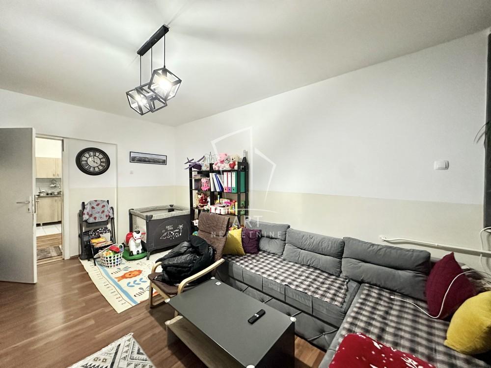 Stan na prodaju u Beogradu, Zemun, dvoiposoban, 62m2, cena 185000 evra