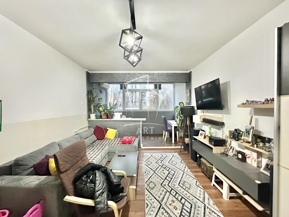 Stan na prodaju u Beogradu, Zemun, dvoiposoban, 62m2, cena 185000 evra