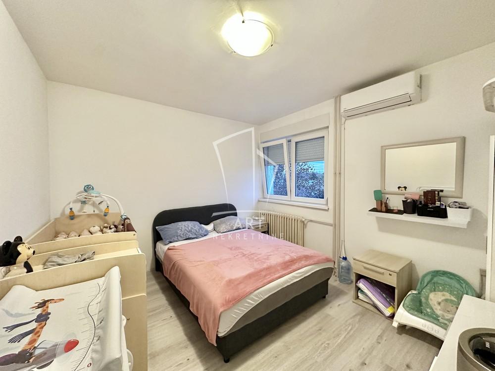 Stan na prodaju u Beogradu, Zemun, dvoiposoban, 62m2, cena 185000 evra