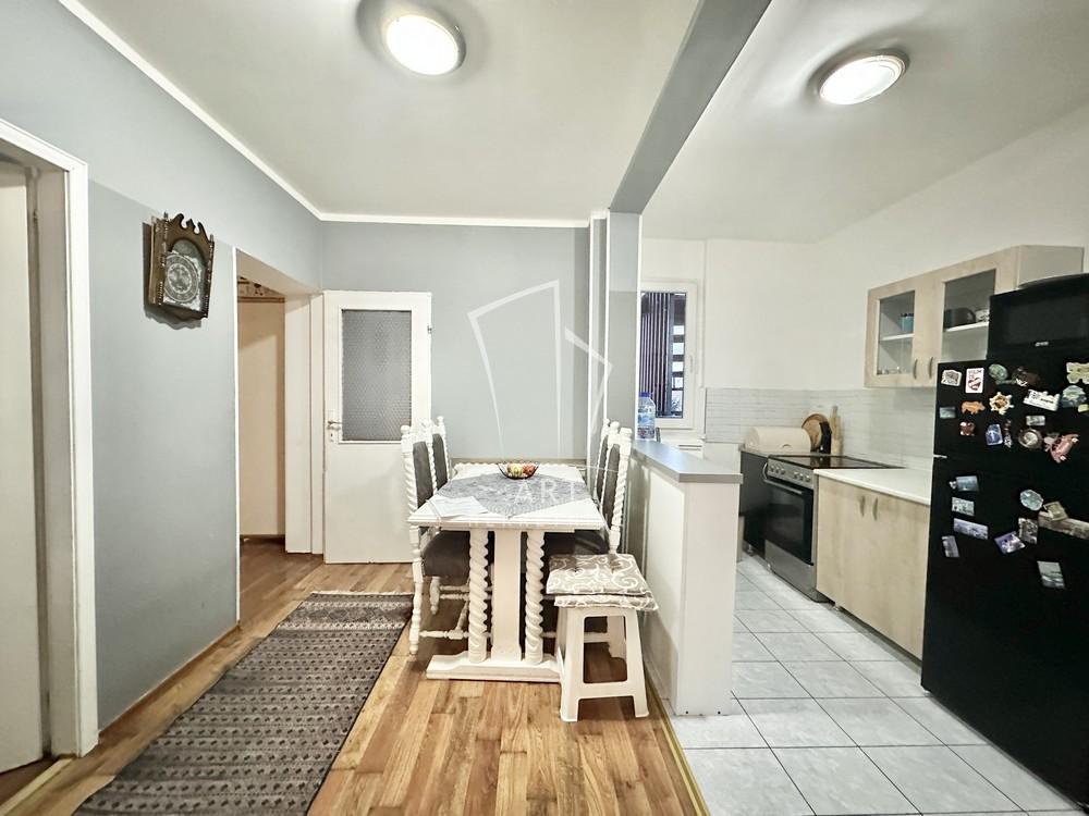 Stan na prodaju u Beogradu, Zemun, dvoiposoban, 62m2, cena 185000 evra