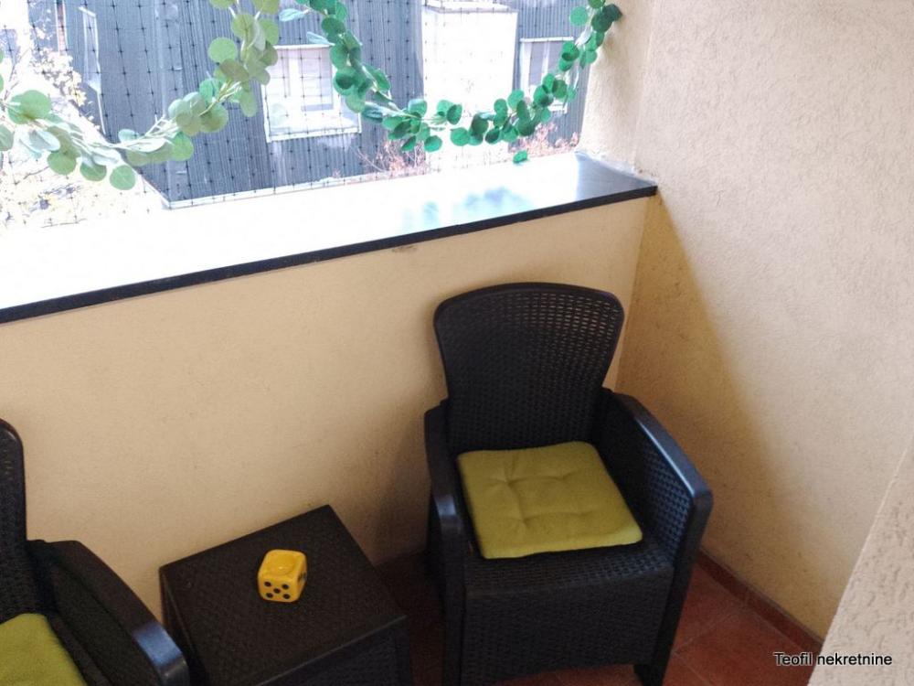 Stan na prodaju u Beogradu, Karaburma, trosoban, 40m2, cena 139500 evra