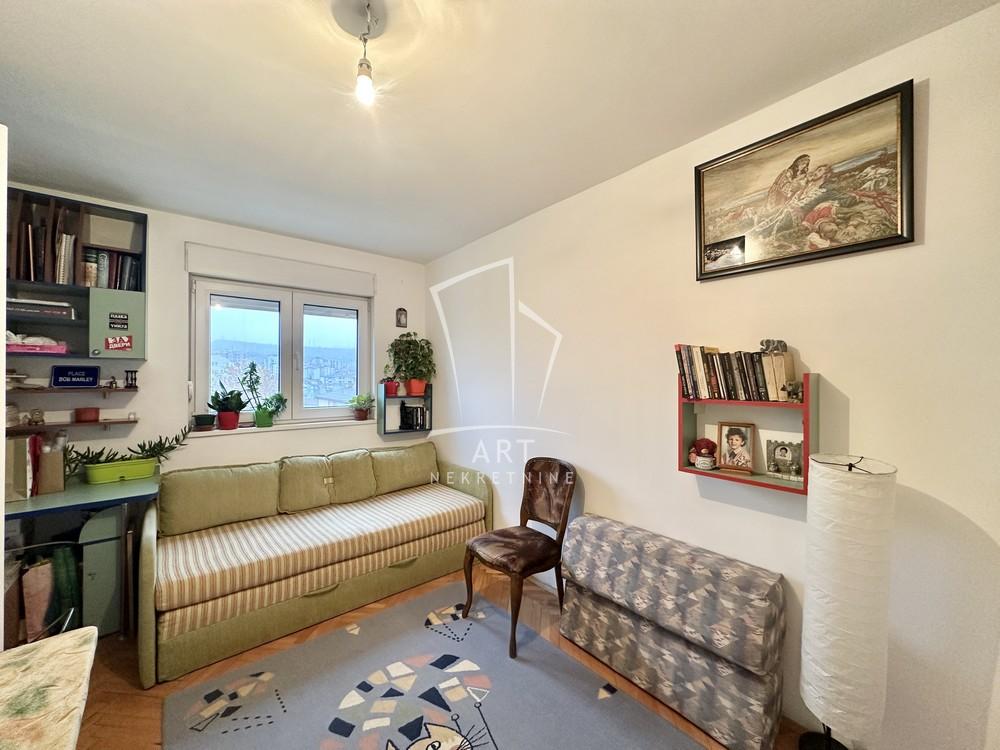 Stan na prodaju u Beogradu, Karaburma, dvoiposoban, 72m2, cena 187000 evra