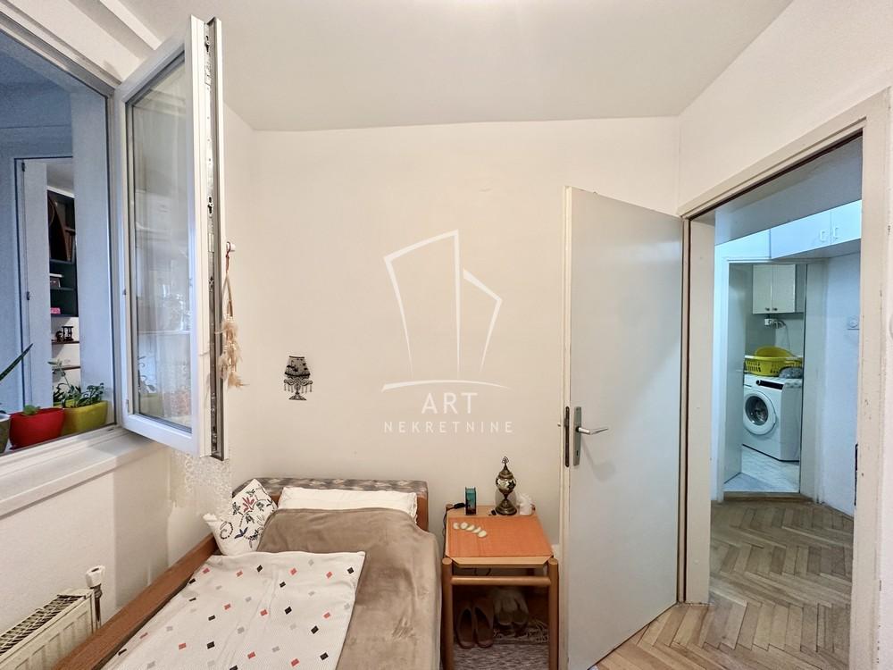 Stan na prodaju u Beogradu, Karaburma, dvoiposoban, 72m2, cena 187000 evra