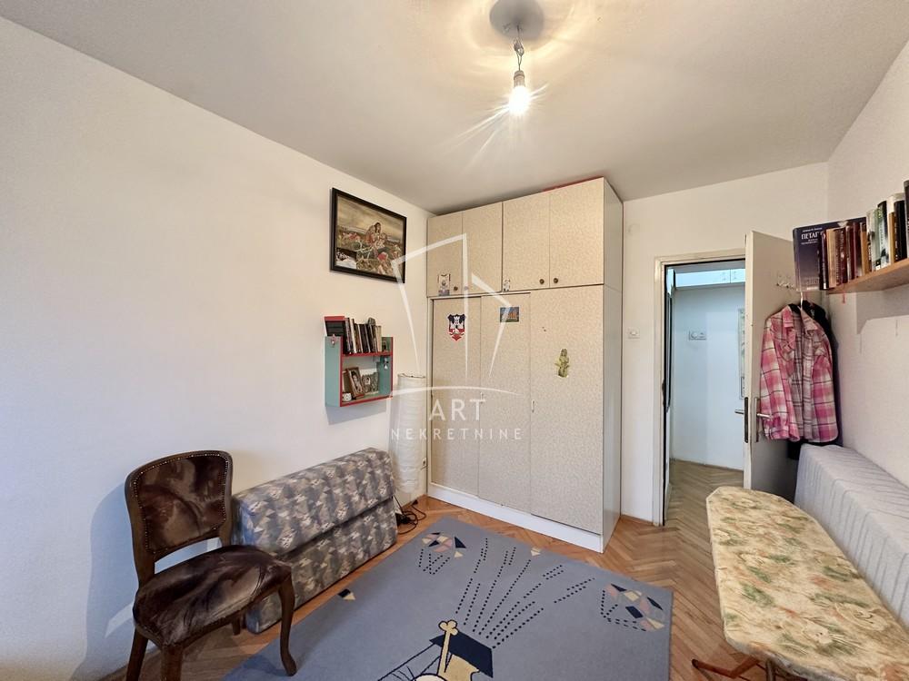 Stan na prodaju u Beogradu, Karaburma, dvoiposoban, 72m2, cena 187000 evra