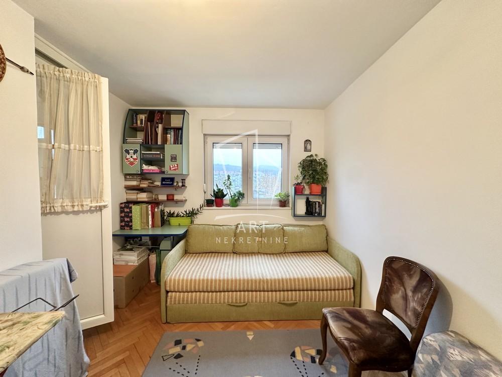 Stan na prodaju u Beogradu, Karaburma, dvoiposoban, 72m2, cena 187000 evra