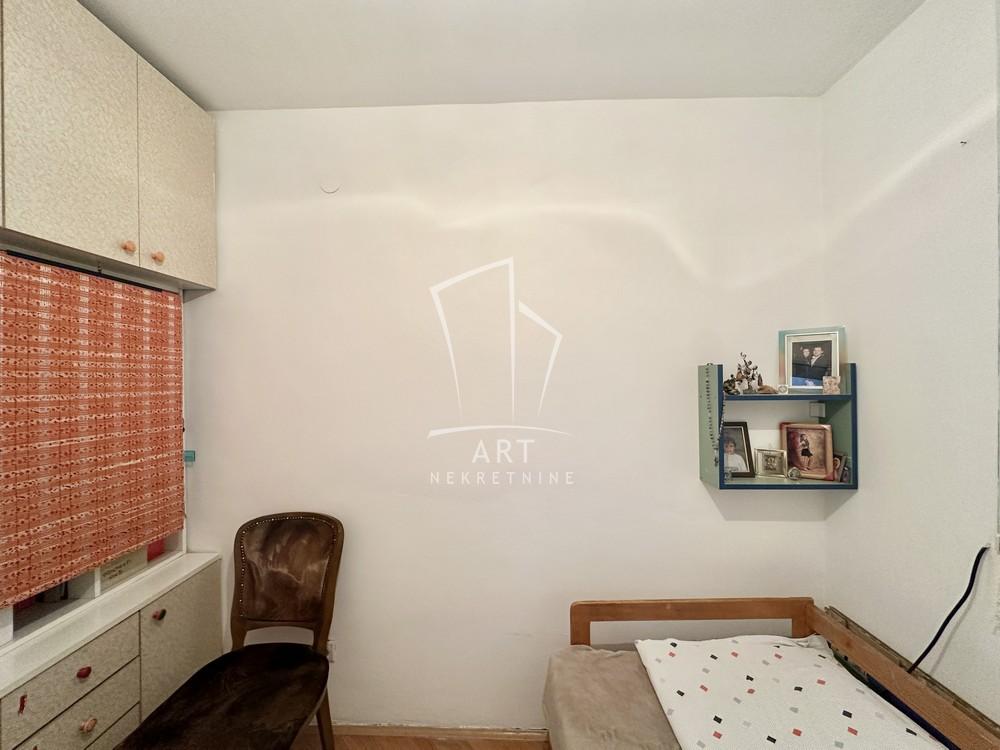 Stan na prodaju u Beogradu, Karaburma, dvoiposoban, 72m2, cena 187000 evra