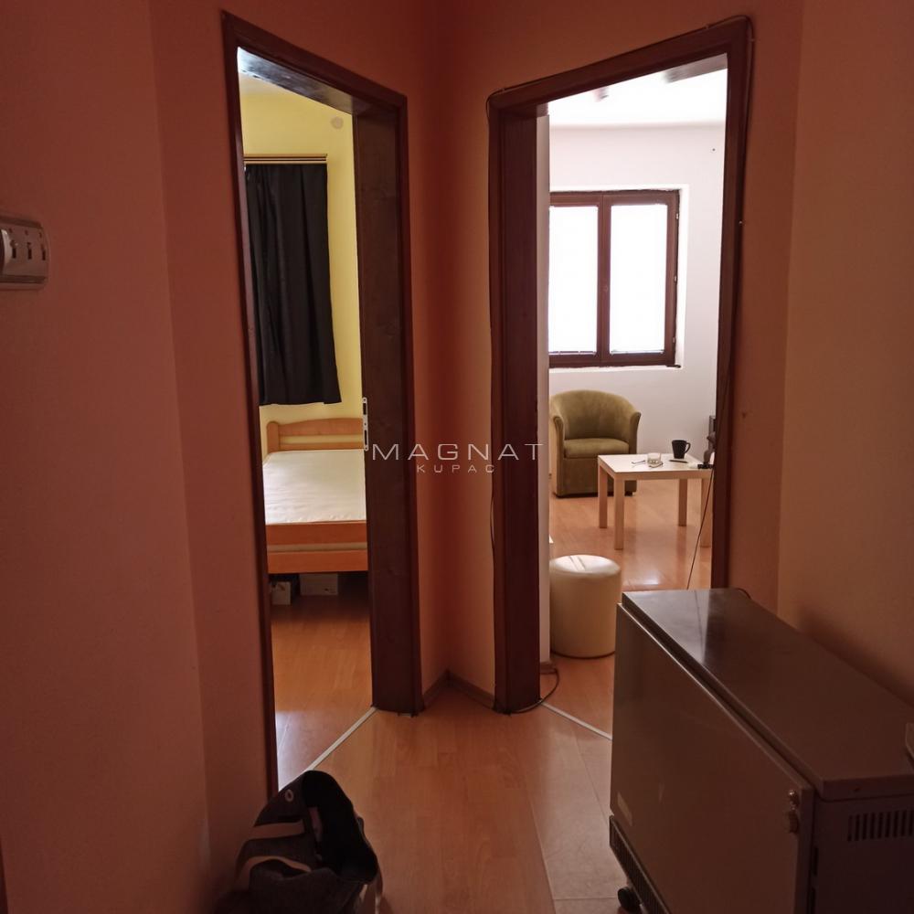 Stan na prodaju u Beogradu, Vračar, dvoiposoban, 66m2, cena 239000 evra