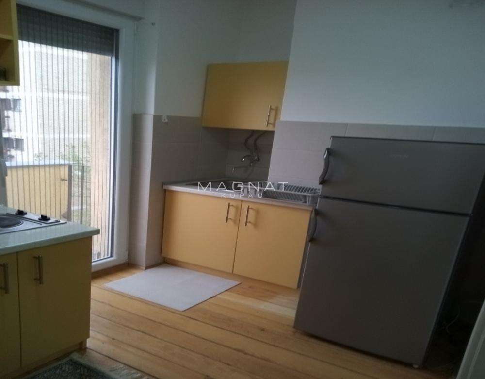 Stan na prodaju u Beogradu, Vračar, dvoiposoban, 66m2, cena 239000 evra