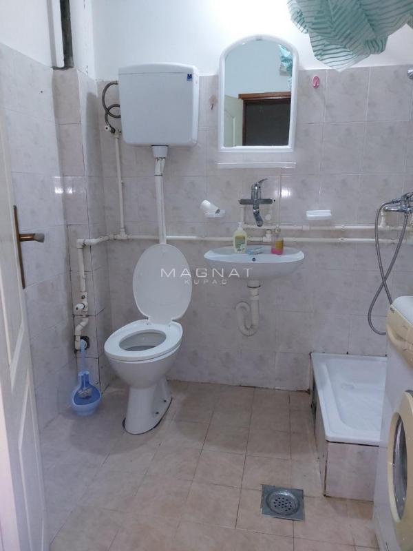 Stan na prodaju u Beogradu, Vračar, dvoiposoban, 66m2, cena 239000 evra