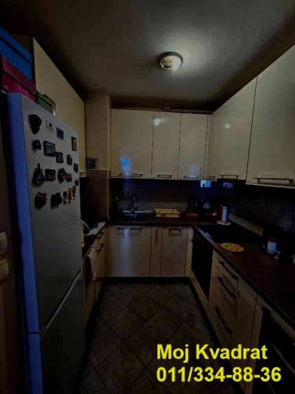 Stan na prodaju u Beogradu, Novi Beograd blok 72, jednoiposoban, 43m2, cena 165000 evra