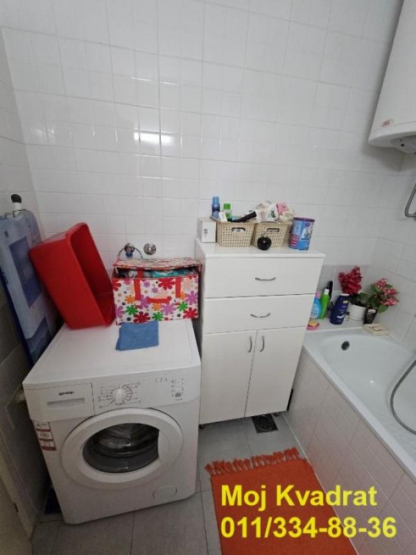 Stan na prodaju u Beogradu, Novi Beograd blok 72, jednoiposoban, 43m2, cena 165000 evra