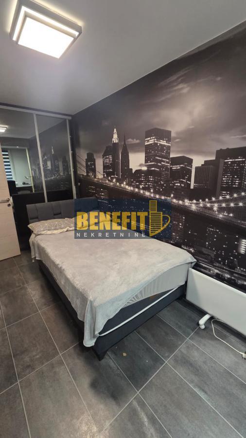 Stan na prodaju u Beogradu, Novi Beograd blok 22, dvosoban, 41m2, cena 180000 evra