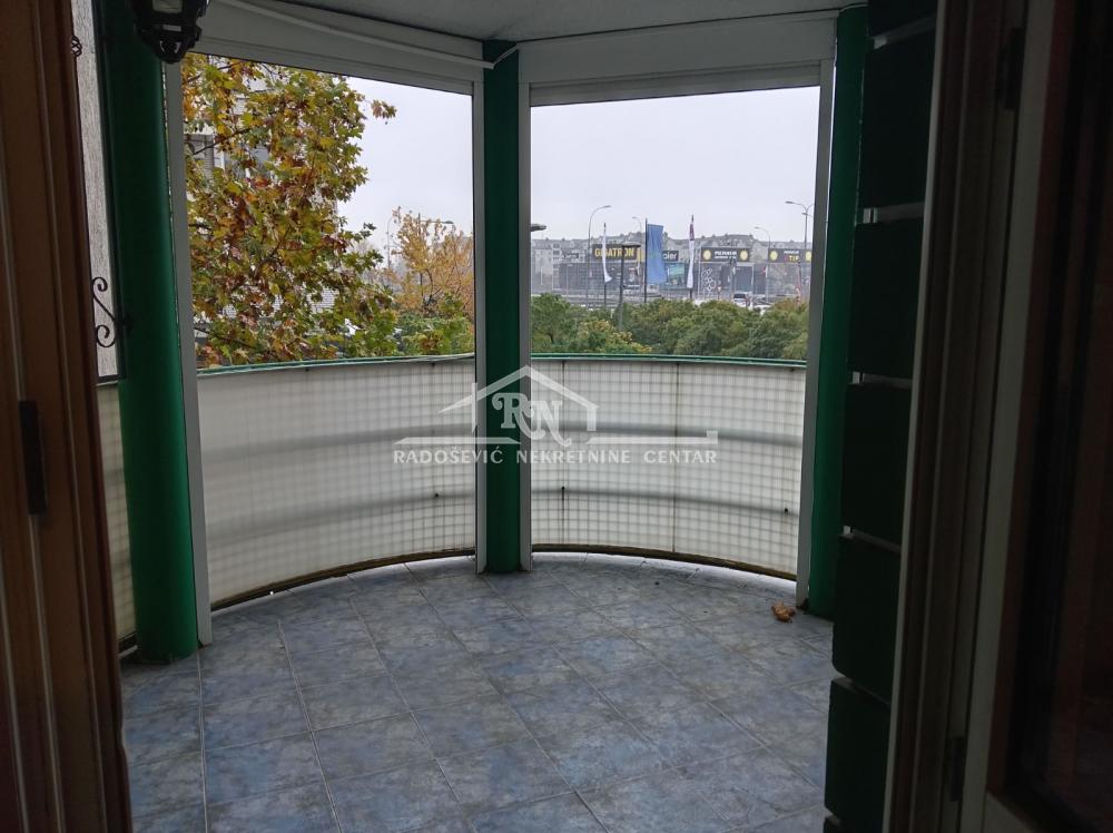 Stan na prodaju u Beogradu, Novi Beograd, troiposoban, 116m2, cena 399000 evra